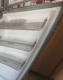 good condition fridge for sail