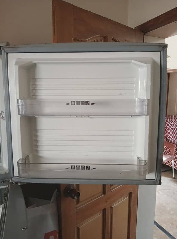 good condition fridge for sail 3