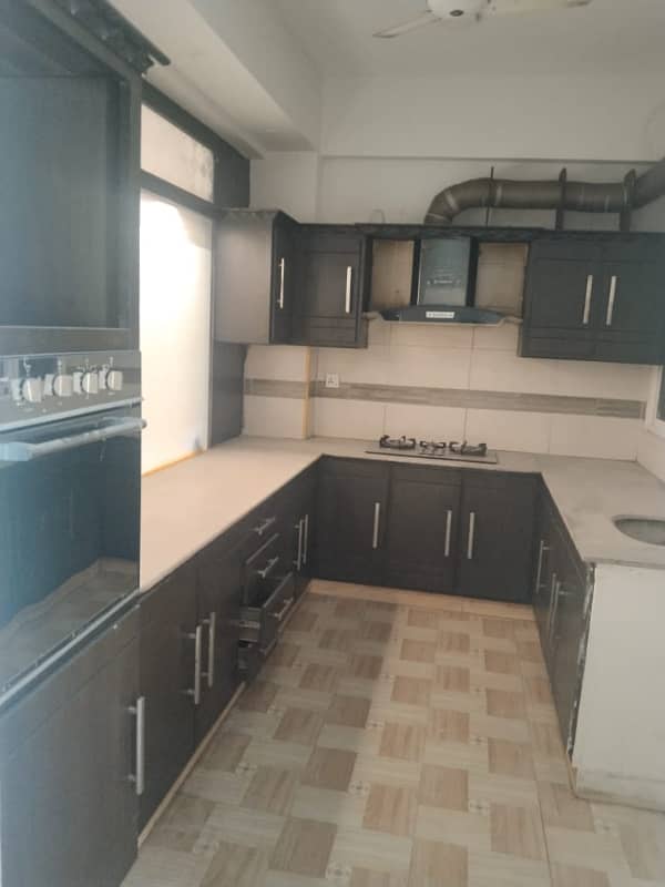 LUXURY THREE BED UNFURNISHED FLAT FOR RENT IN F11 2