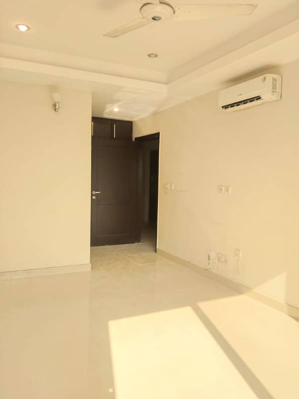 LUXURY THREE BED UNFURNISHED FLAT FOR RENT IN F11 6