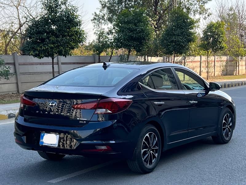 Hyundai Elantra GLS 2022 5