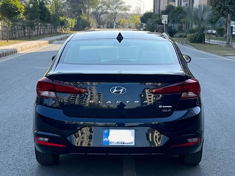 Hyundai Elantra GLS 2022 10