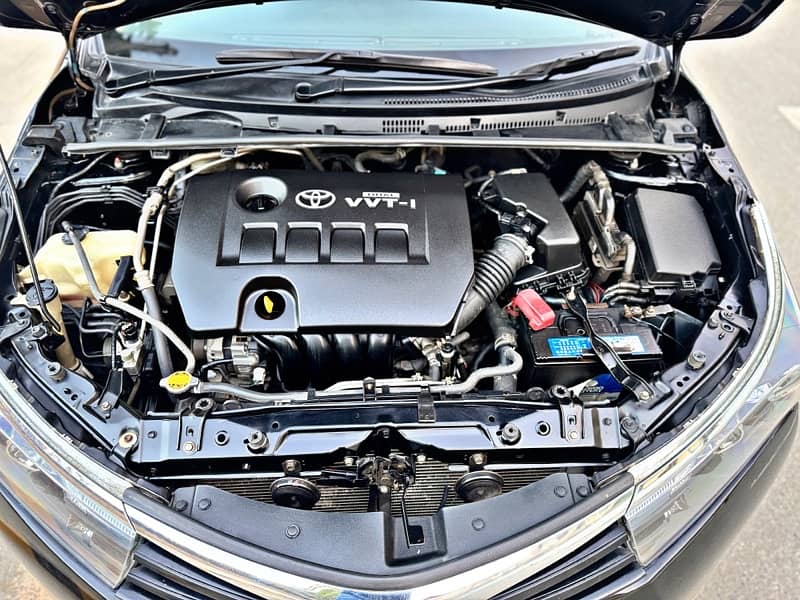 Toyota Corolla Altis 2017 in mint condition 12