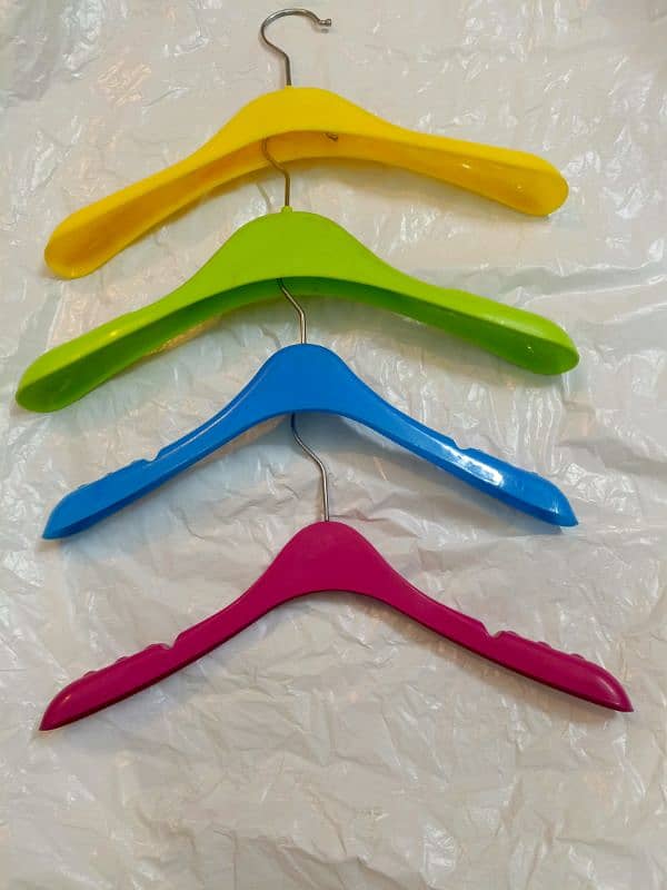 kids hanger 4