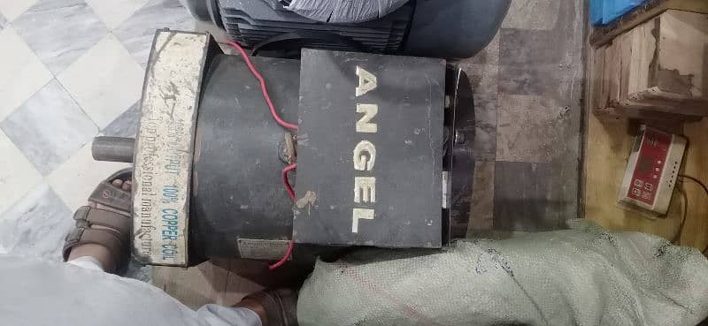 Dainbow (Motor) Single 1 Phase 220V .  12KV 10by 9 Condition 1