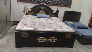 Bed 6'x6' (ft)