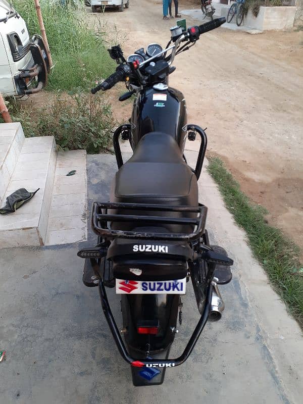 Suzuki Gs 150 SE 3