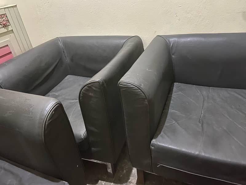 3 sofas in good condition 0