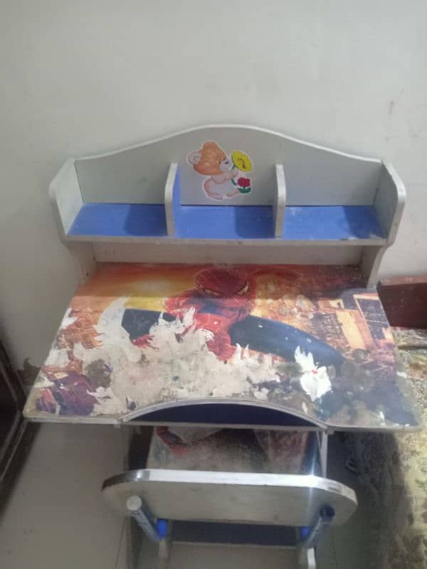 study table for kids with chair 4