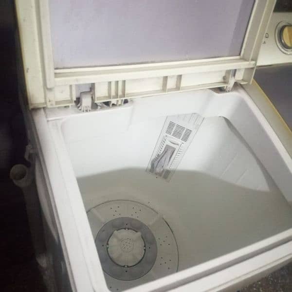 Kenwood washing machine with dryer 2