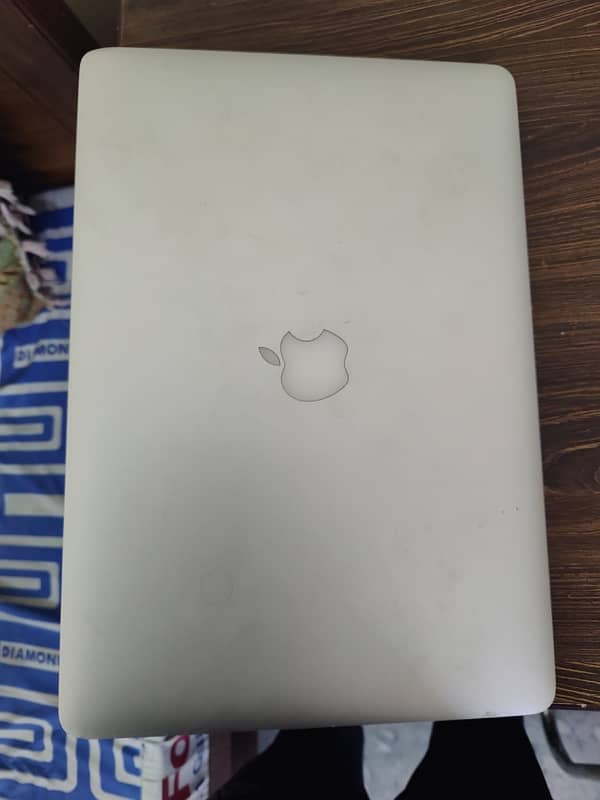 MacBook Pro 16 GB Ram 256 GB storage 0