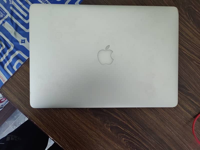 MacBook Pro 16 GB Ram 256 GB storage 2