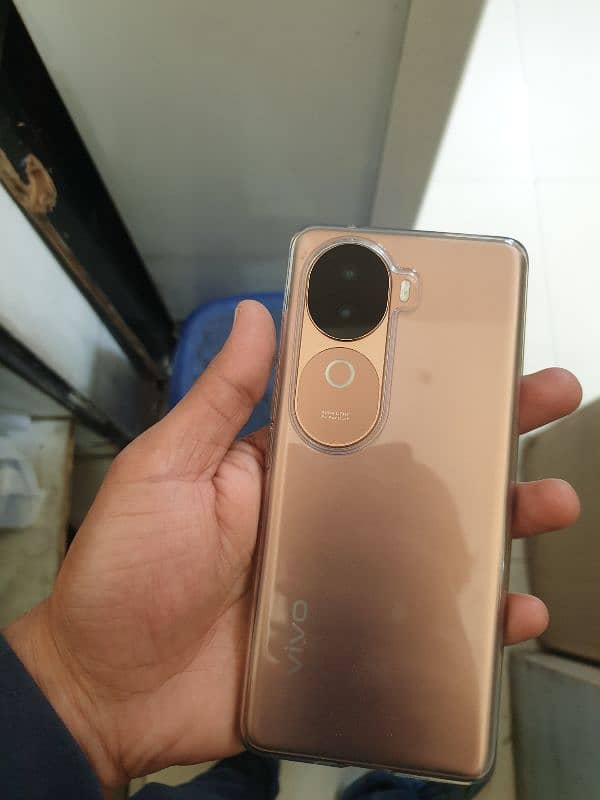 vivo v 40 20days used only box open 4