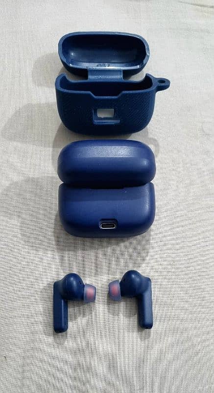 JBL Tune 230NC TWS True Wireless Noise Canceling Earbuds 1