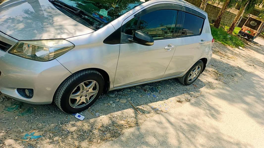 Toyota Vitz 2012 3