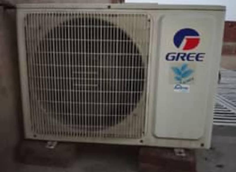 The Gree Inverter AC G10 Perfectly Working 3