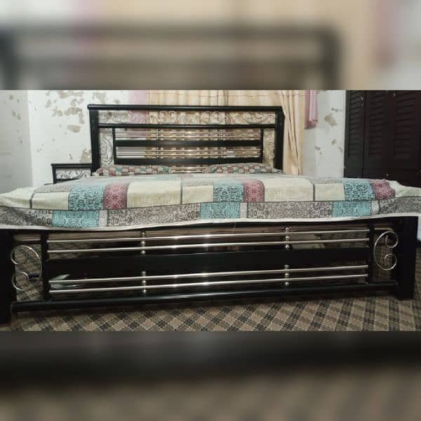 king size bed and dressing table 1