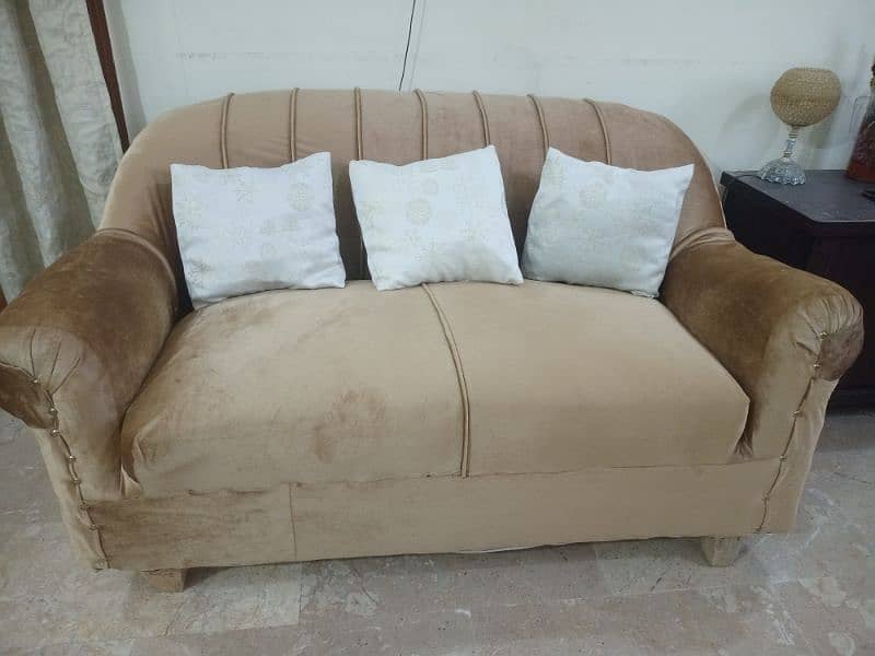 7 Seater Velvet Sofa Set with Center Table 3