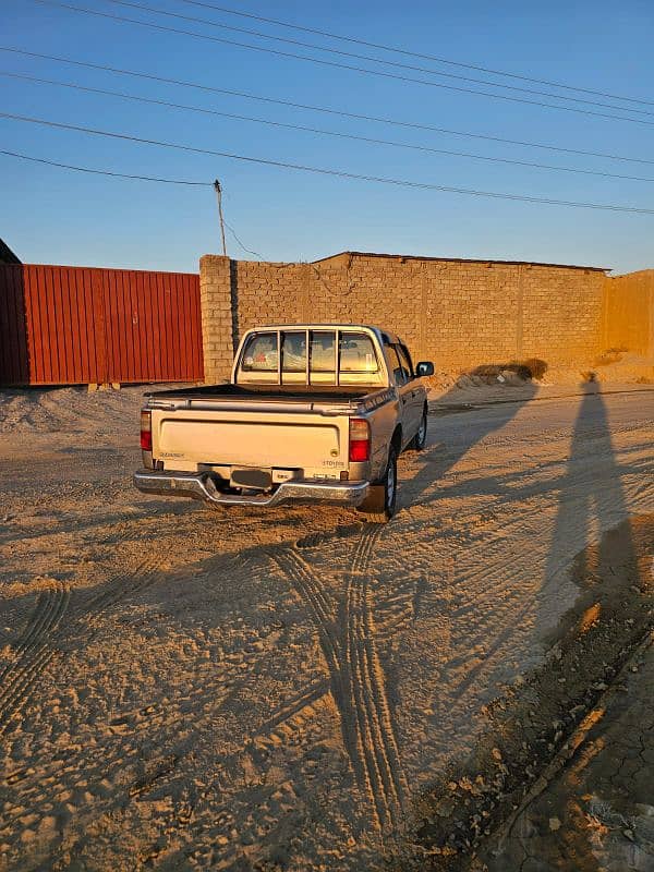 Toyota Hilux Double Cab 2002 model 1