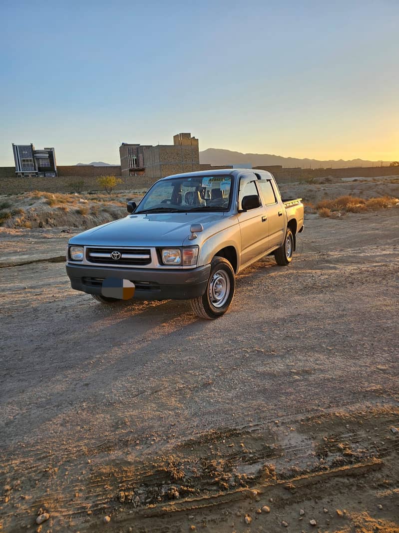 Toyota Hilux Double Cab 2002 model 11