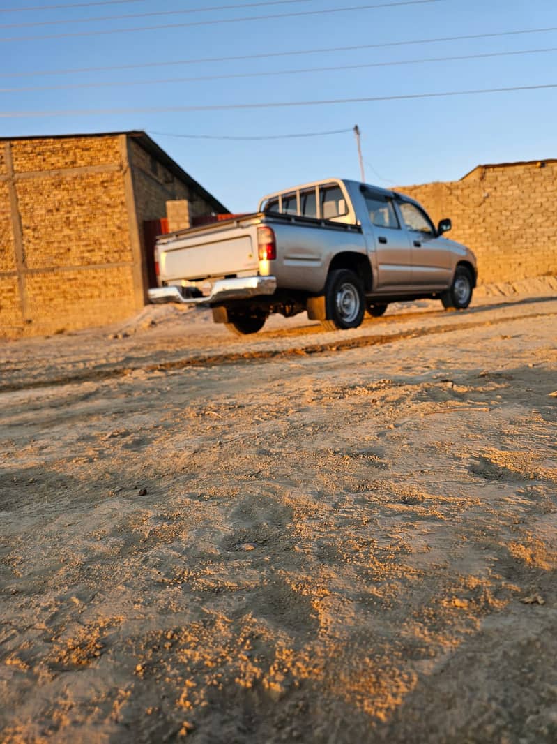 Toyota Hilux Double Cab 2002 model 14