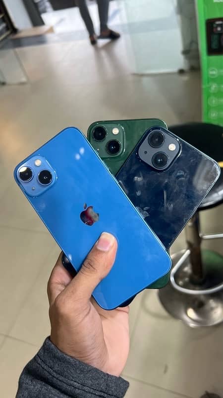 iphone 13 black blue and green 10