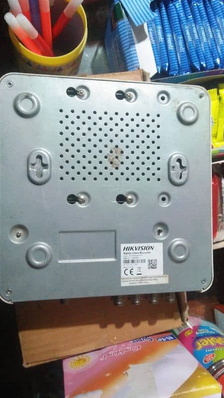 Hikvision DVR Model no. DS-7108HGHI-F1-N-(C59645841) 1