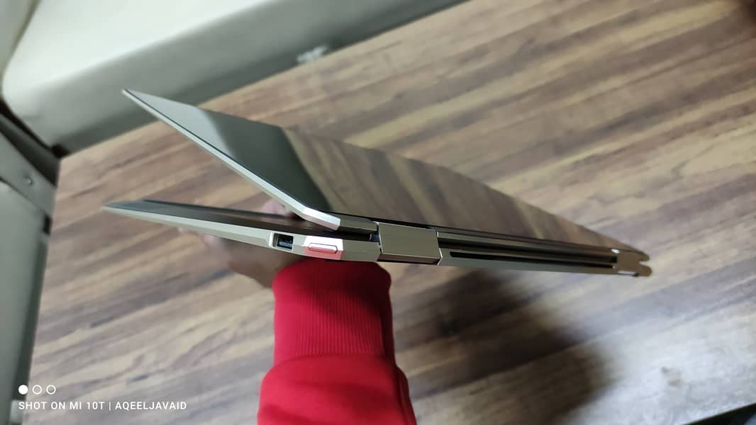 Hp spectre x360 i7 8th gen (13.3”) 1