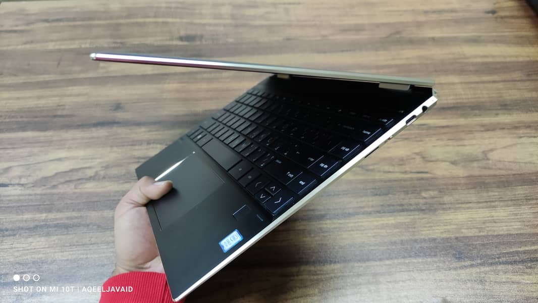 Hp spectre x360 i7 8th gen (13.3”) 3