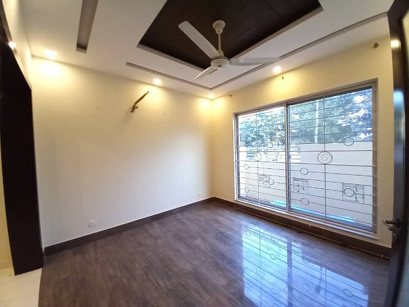 unfurnished house for rent in phase 6 2