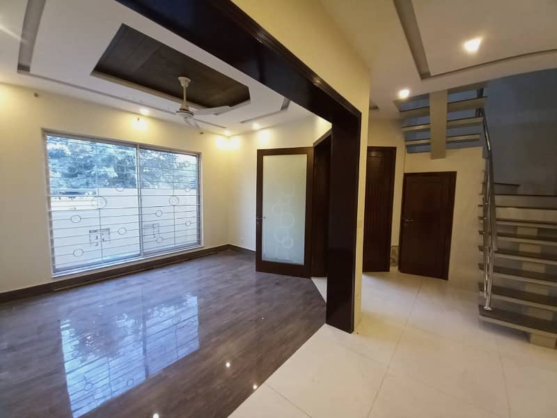 unfurnished house for rent in phase 6 9