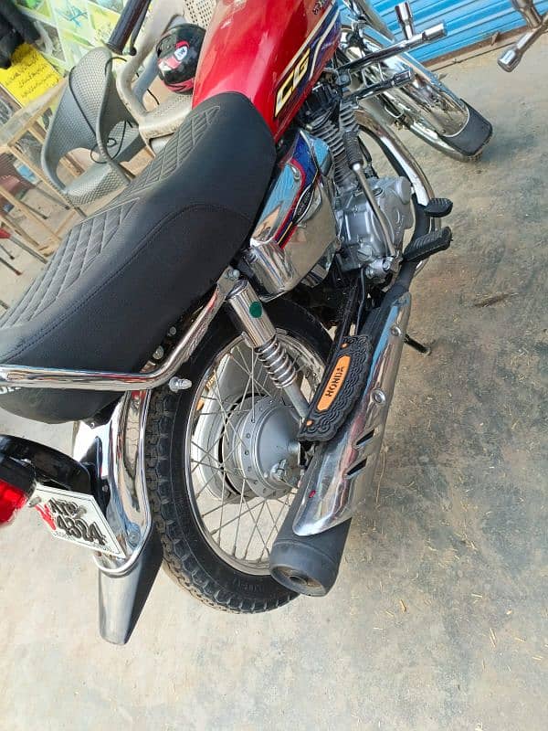 Honda cg 125 bike Self start urgent sale. need cash 3