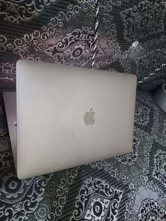 Macbook Pro M2, 13", (16/256).