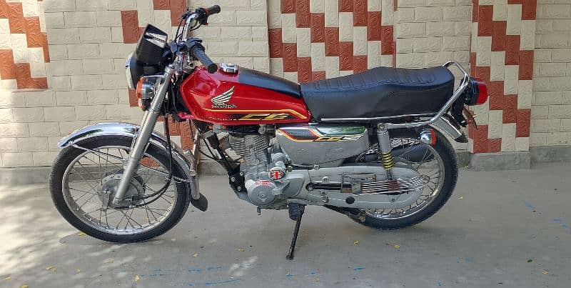 Honda 125 self start 21/22 model like new 1