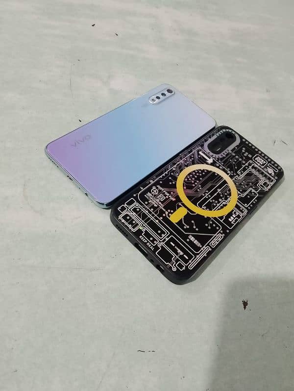 vivo S1 8/256 Display finger 5