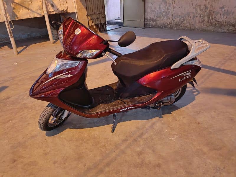 United scooty 100cc 3