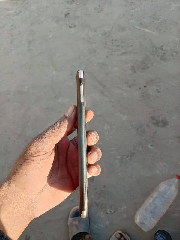 bilkul saf condition ha 4+4/128GB only phone. ha 4