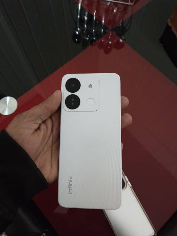 Infinix smart 7 ha 4/64 with clouer 1