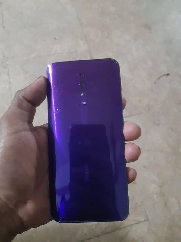 Oppo Reno Z 8/128 pta amoled 1