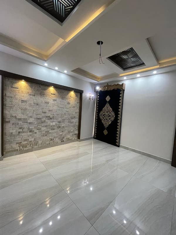 1 KANAL LUXURY HOUSE AVAILABLE FOR SALE IN WAPDA TOWN PHASE 1 BLOCK K1 9