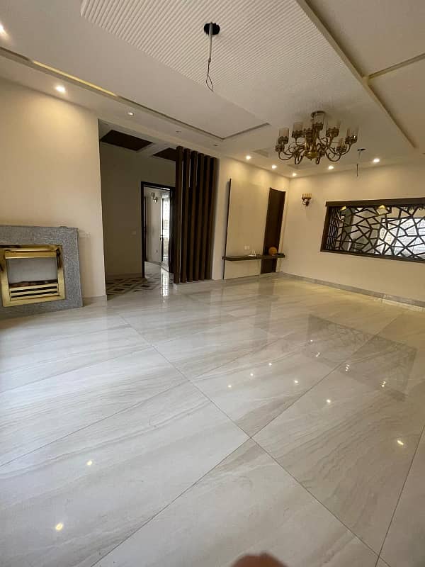 1 KANAL LUXURY HOUSE AVAILABLE FOR SALE IN WAPDA TOWN PHASE 1 BLOCK K1 11