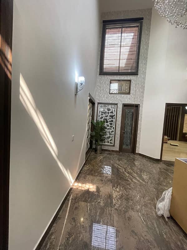 1 KANAL LUXURY HOUSE AVAILABLE FOR SALE IN WAPDA TOWN PHASE 1 BLOCK K1 28