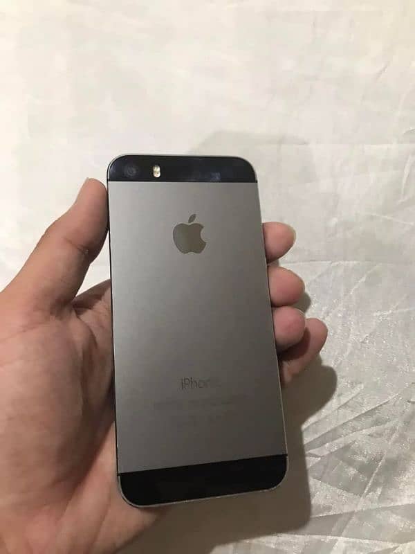 iPhone 5s 64GB official PTA Approved My WhatsApp number 0326/74/83/089 0