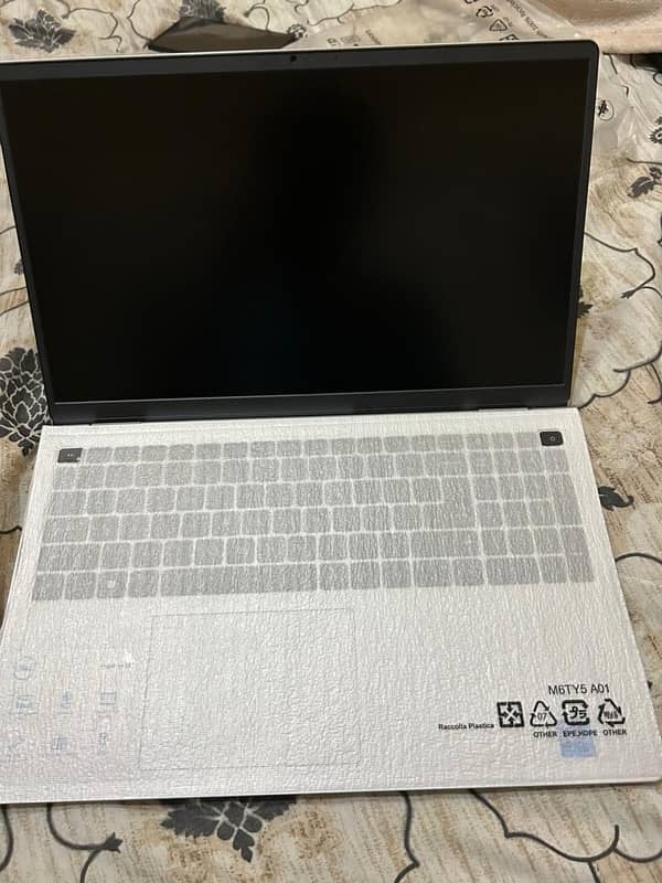 Dell Inspiron 15 3520 1