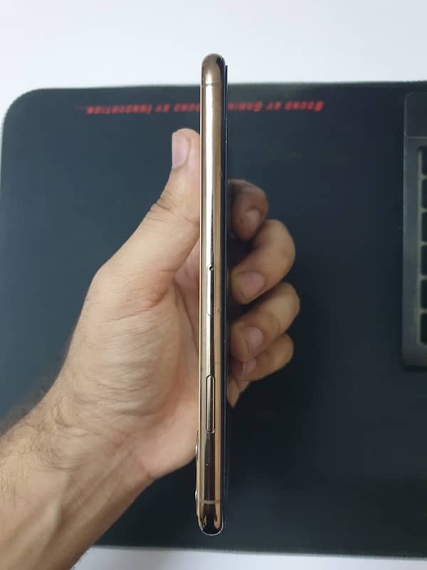 iPhone 11 Pro Max 64gb Non pta 6