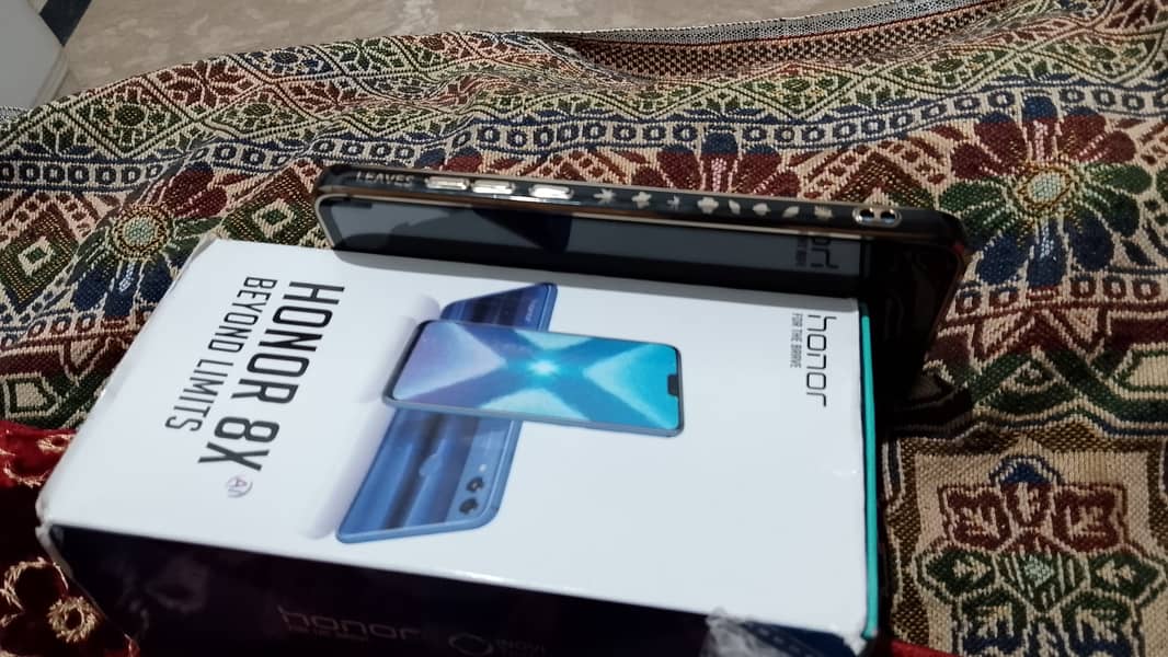 Honor 8X with box, single handed used 3