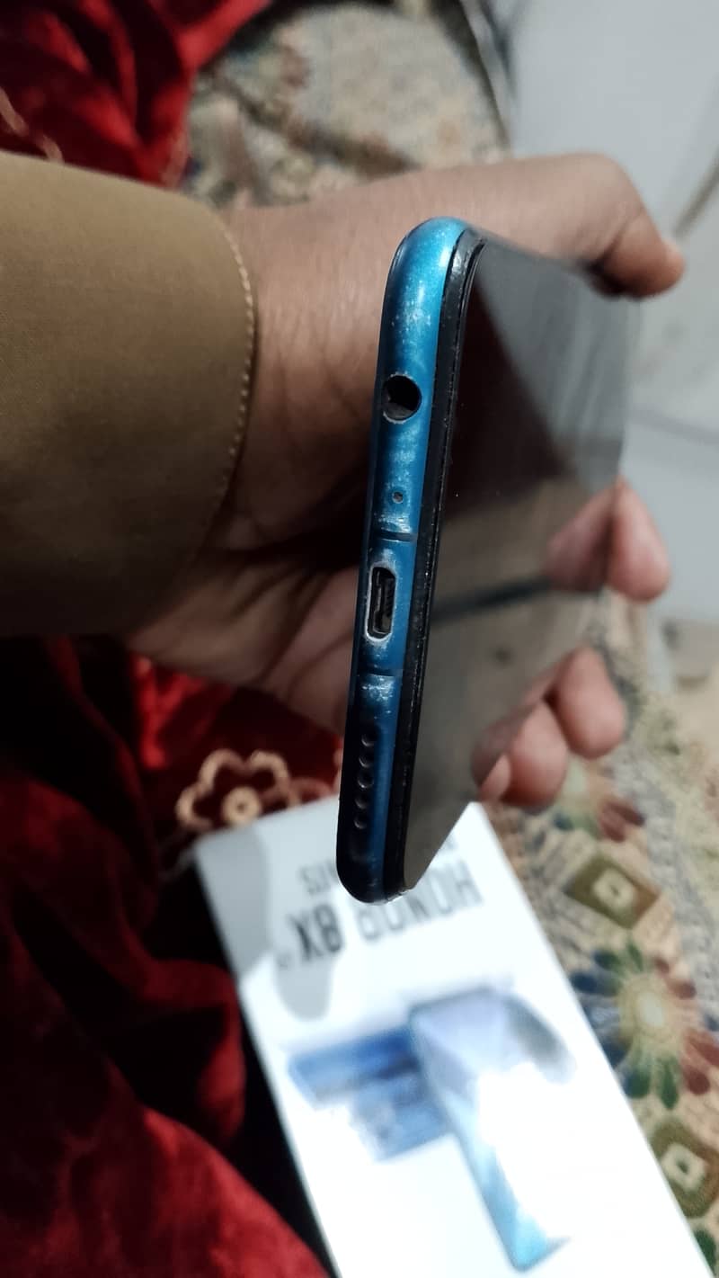 Honor 8X with box, single handed used 4