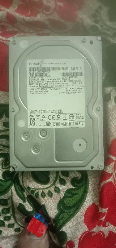 Hitachi 3TB Hard drive 100 % Health with Data HD and Mobiles 0