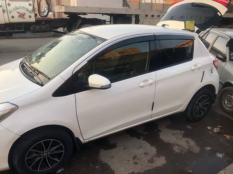 Toyota Vitz 2018 4