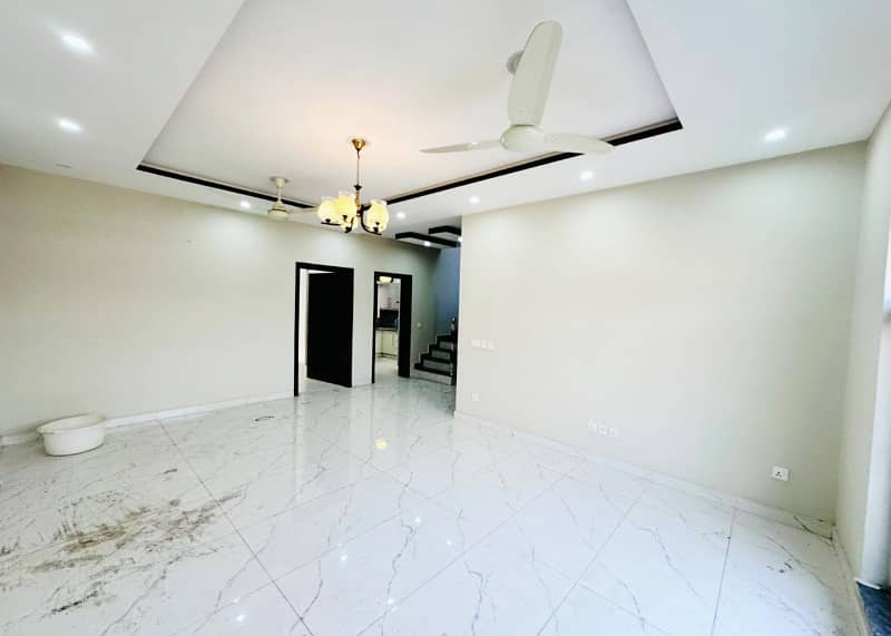 5 Marla luxury Modern House available For Sale In Paragon City Lahore 2